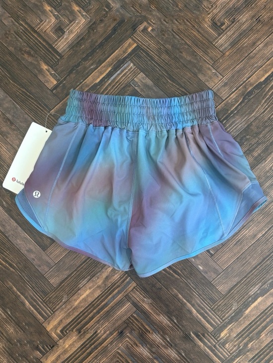lululemon athletica Pants - NWT Lululemon Hotty Hot High Rise Shorts 2.5" In Chroma Drift Blue Multi Size 2